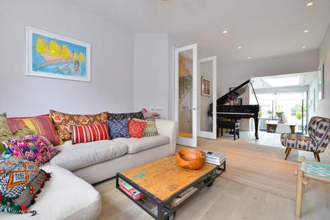 undefined, Bridge Lane, London, SW11