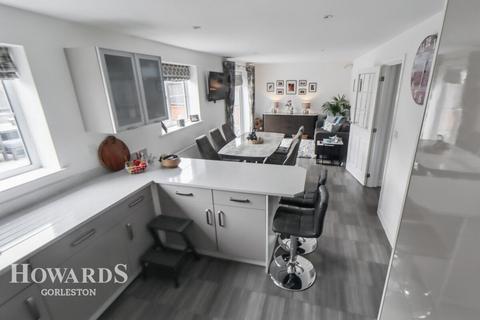 undefined, Howard's Way, Bradwell