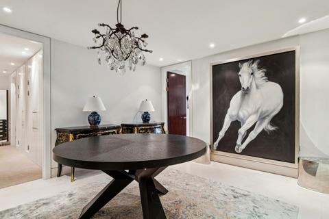 3 bedroom apartment to rent, The Knightsbridge, London, SW7