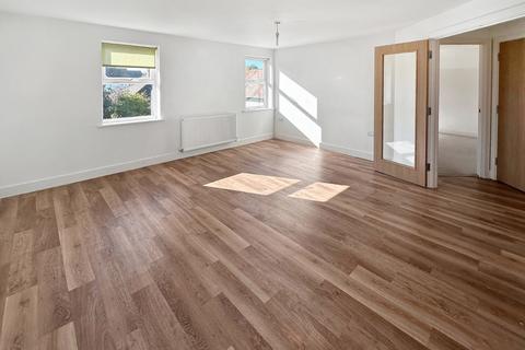 2 bedroom flat for sale, Peel House, 409 Lymington Road, Highcliffe, Dorset. BH23 5EN