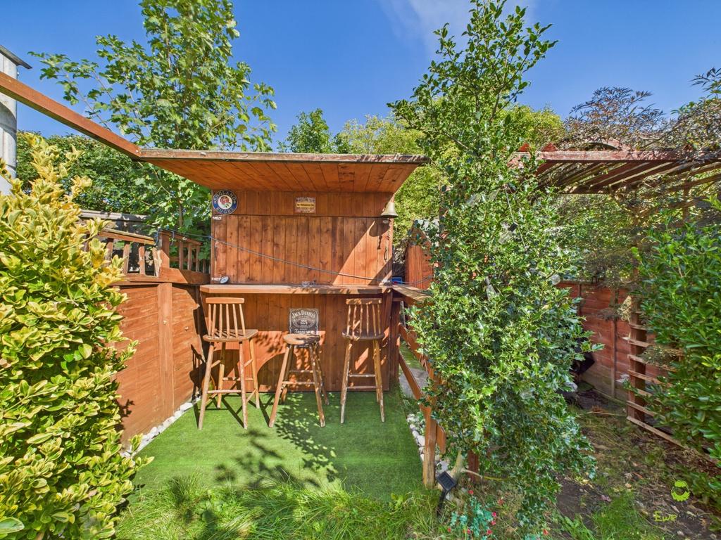 Presented by Robert at Ewe Move Bexleyheath and Dar