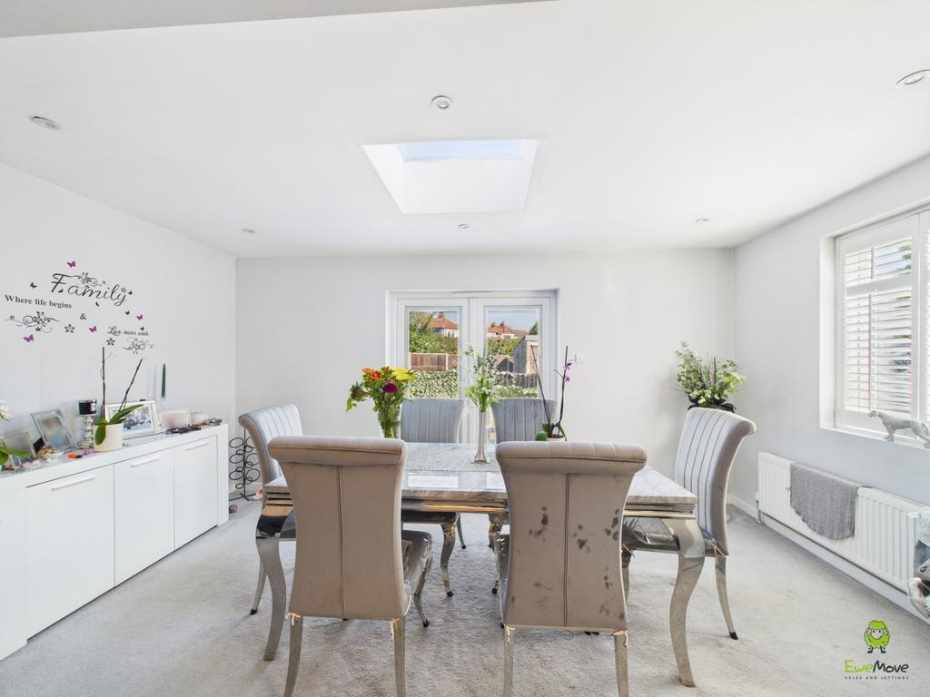 Presented by Robert at Ewe Move Bexleyheath and Dar