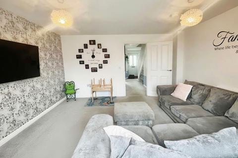 3 bedroom semi-detached house for sale, Valley Rise, Ryton NE40