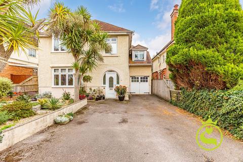 4 bedroom detached house for sale, Twemlow Avenue, Poole BH14
