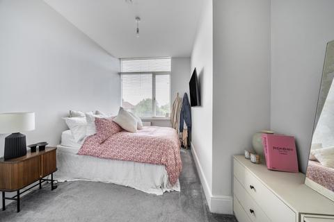 2 bedroom apartment for sale, Field End Road, Ruislip, Middlesex