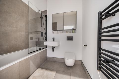 2 bedroom apartment for sale, Field End Road, Ruislip, Middlesex