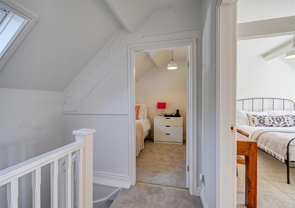 6 St Johns Court-11.jpg
