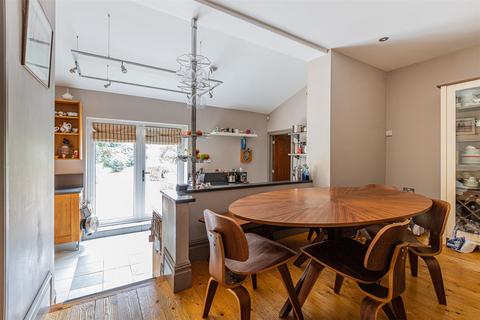 5 bedroom detached house for sale, Newport Road, Cardiff CF3