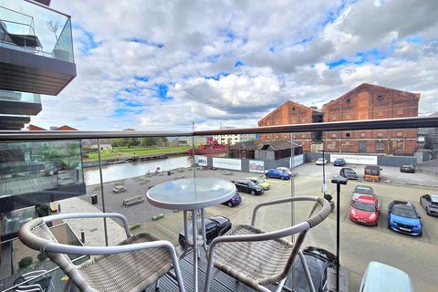 undefined, Provender, Gloucester Docks