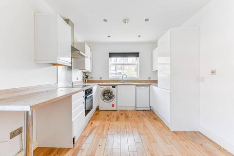 3 bedroom flat to rent, Egerton Road, South Norwood, London, SE25