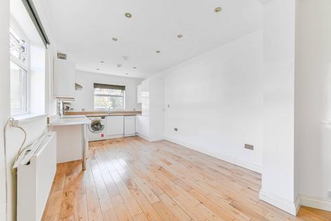3 bedroom flat to rent, Egerton Road, South Norwood, London, SE25