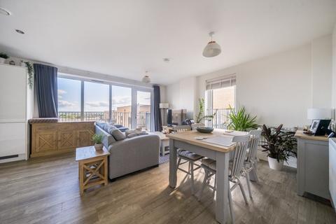 3 bedroom flat for sale, Apple Yard, Anerley, London, SE20