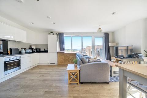 3 bedroom flat for sale, Apple Yard, Anerley, London, SE20