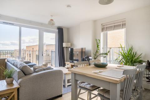 3 bedroom flat for sale, Apple Yard, Anerley, London, SE20