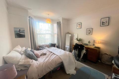 7 bedroom semi-detached house to rent, *£145 pppw excl bills* Derby Road, Nottingham, NG7 2DP