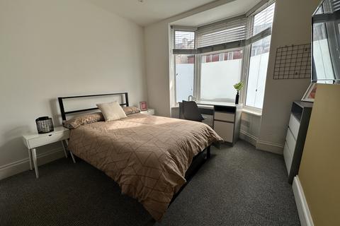 undefined, Lincoln LN1