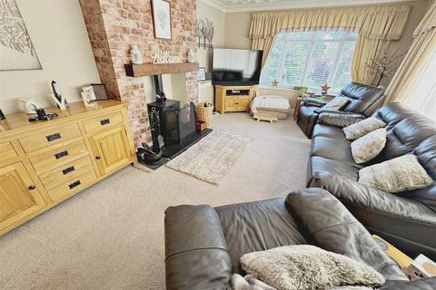 2 bedroom detached bungalow for sale, Sea Dyke Way, Marshchapel, Grimsby, East Lindsey, DN36 5SX