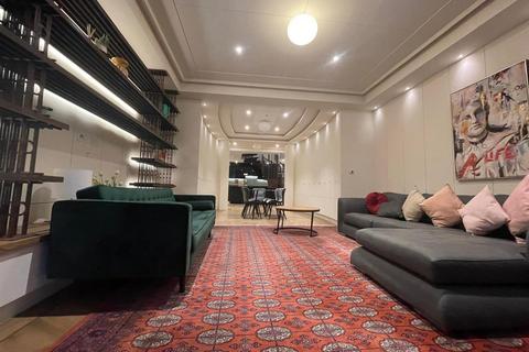 undefined, Belmont Street, London, London