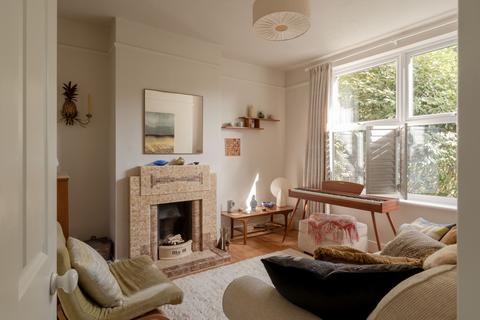 4 bedroom terraced house for sale, Ardleigh Road, London E17