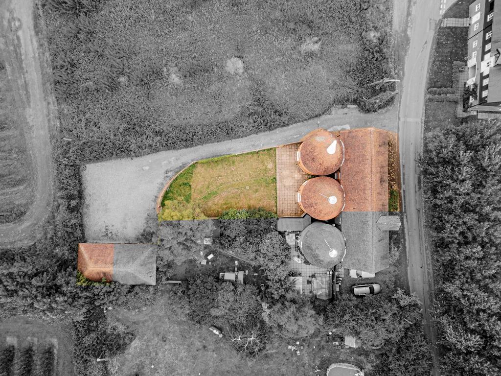 Plot (1)