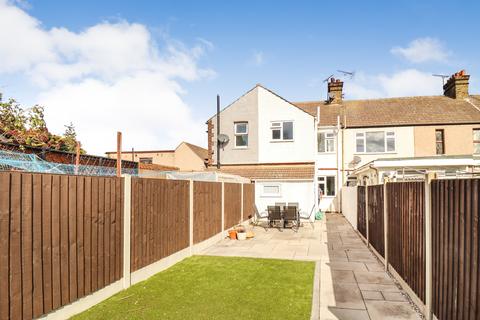 2 bedroom terraced house for sale, Crescent Avenue, Grays RM17