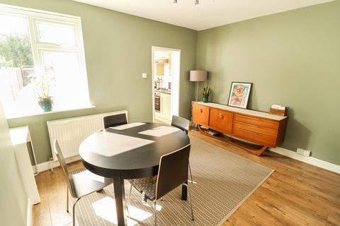 2 bedroom terraced house for sale, Crescent Avenue, Grays RM17