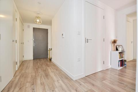 3 bedroom flat for sale, Minnie Baldock Street, London