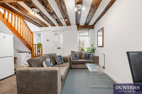 Hermit Place, London, Kilburn, NW6
