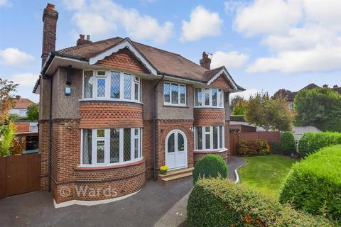4 bedroom detached house for sale, Loose Road, Maidstone ME15