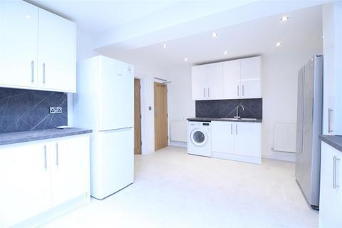 6 bedroom semi-detached house to rent, *From £120pppw excluding bills* Fletcher Road, Beeston, Nottingham - UON