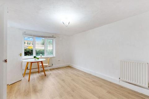 1 bedroom apartment for sale, Connaught Road, Silvertown
