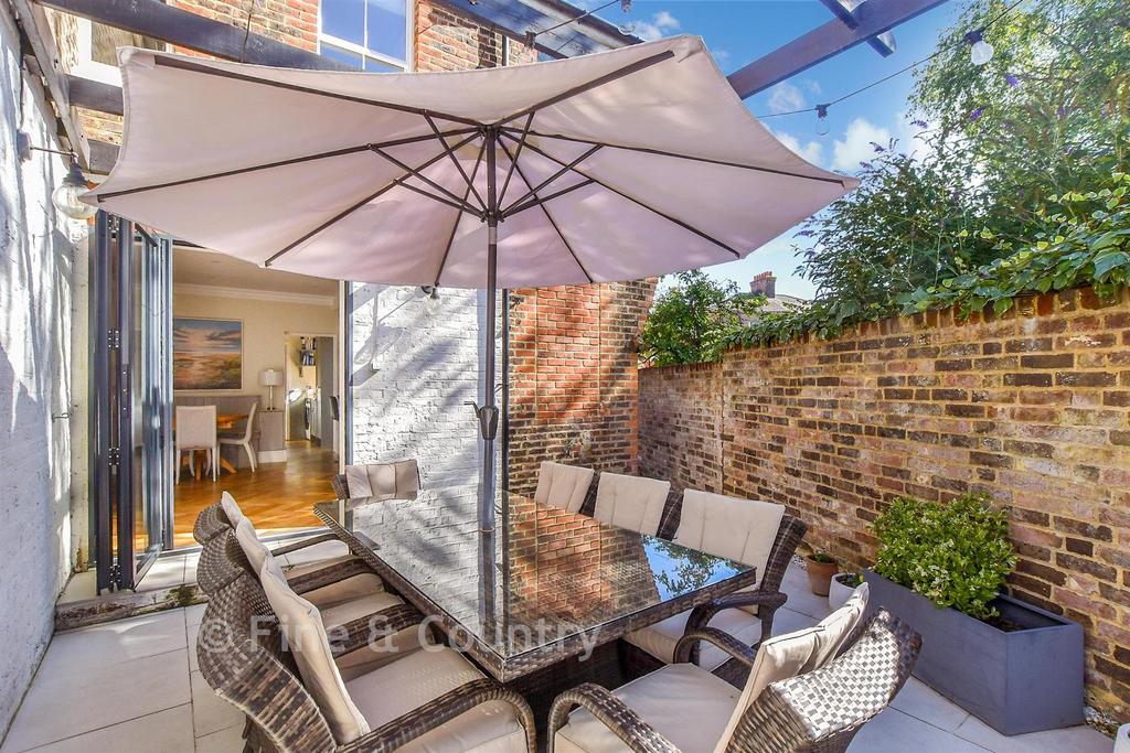 Patio / Decking