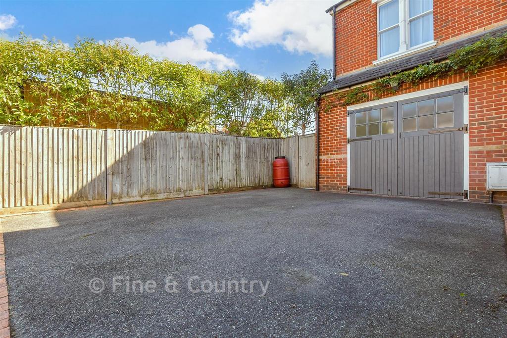 Driveway/Parking