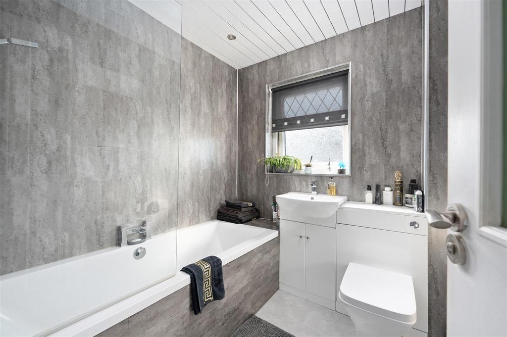 8 Duffy PLace013.JPG
