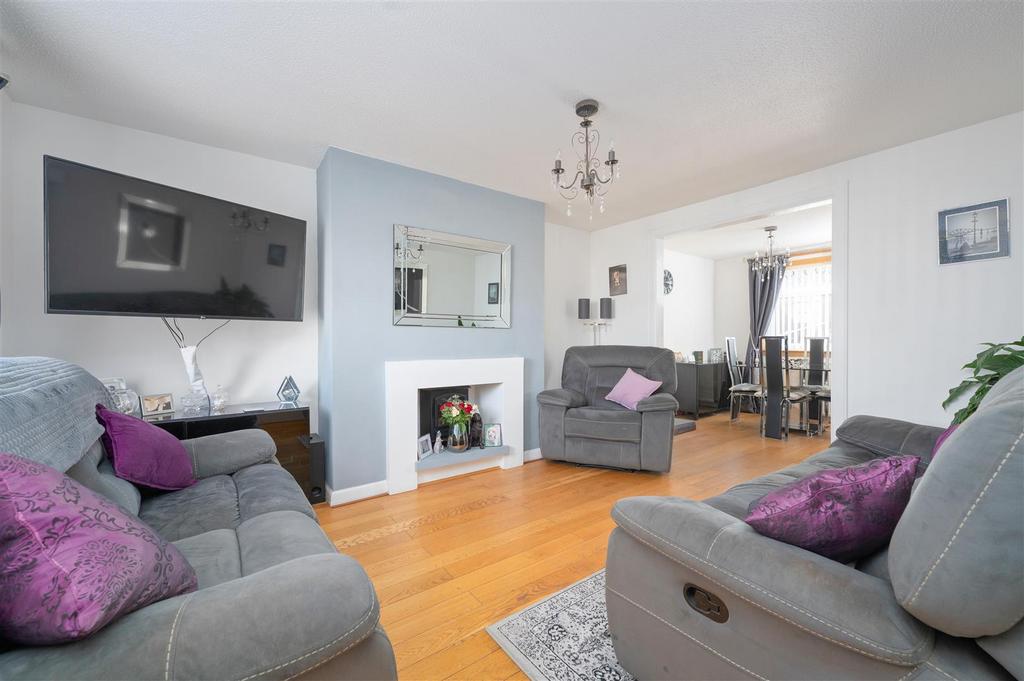 8 Duffy PLace005.JPG