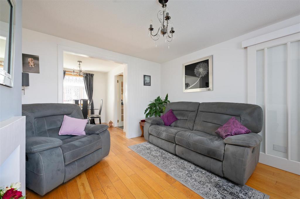 8 Duffy PLace006.JPG