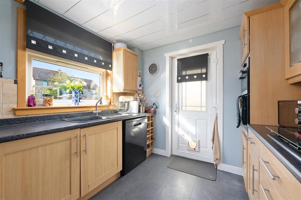 8 Duffy PLace010.JPG