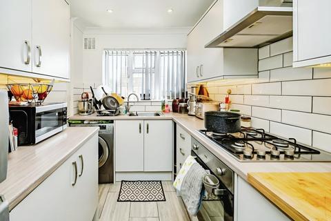 2 bedroom maisonette for sale, Adelphi Gardens, Slough SL1