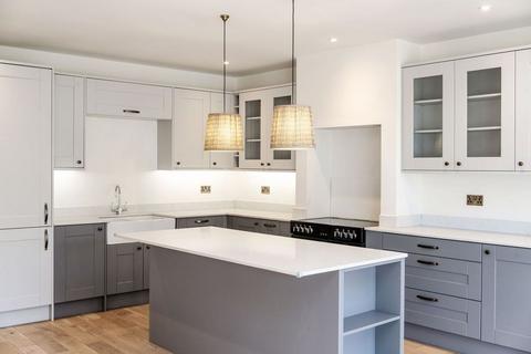 4 bedroom house to rent, King Charles Road, Surbiton KT5