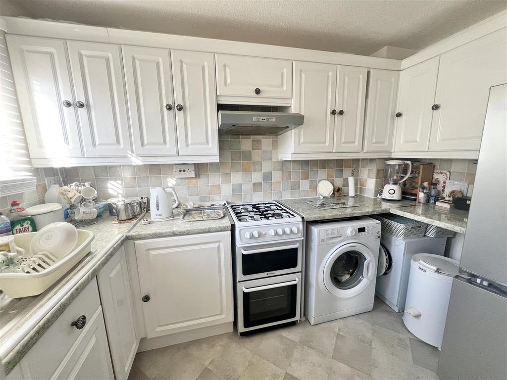 Kitchen:
