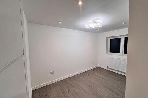 undefined, Turpin Road, Feltham TW14