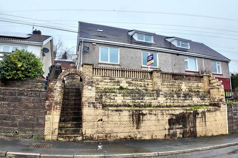 undefined, Farm Road, Crumlin, NP11
