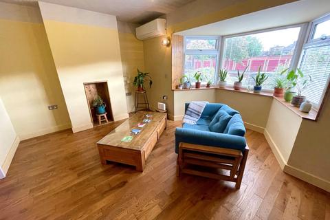 2 bedroom end of terrace house for sale, Lawrence Avenue, Wednesfield, Wolverhampton, WV11