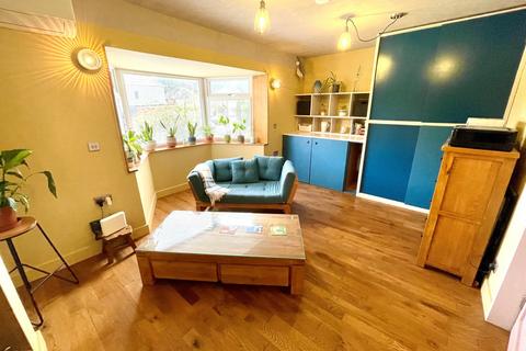 2 bedroom end of terrace house for sale, Lawrence Avenue, Wednesfield, Wolverhampton, WV11