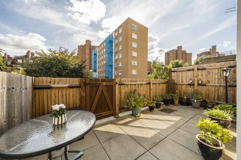3 bedroom maisonette for sale, Ann Lane, London SW10