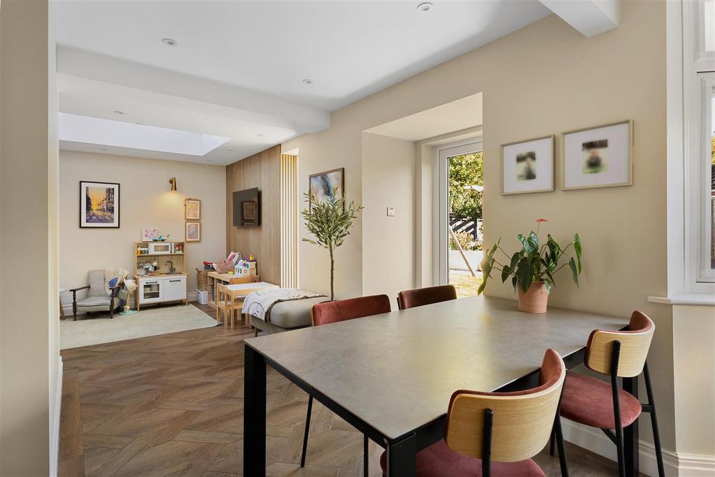 11 Whin Road 89.jpg