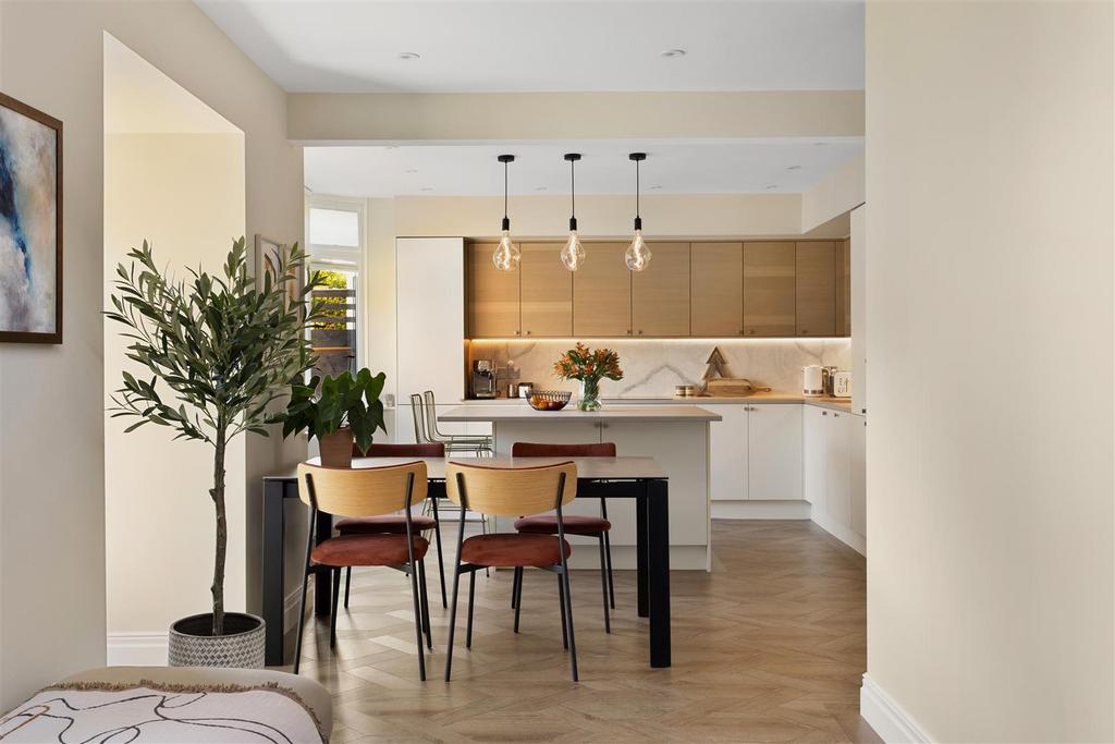 11 Whin Road 80.jpg