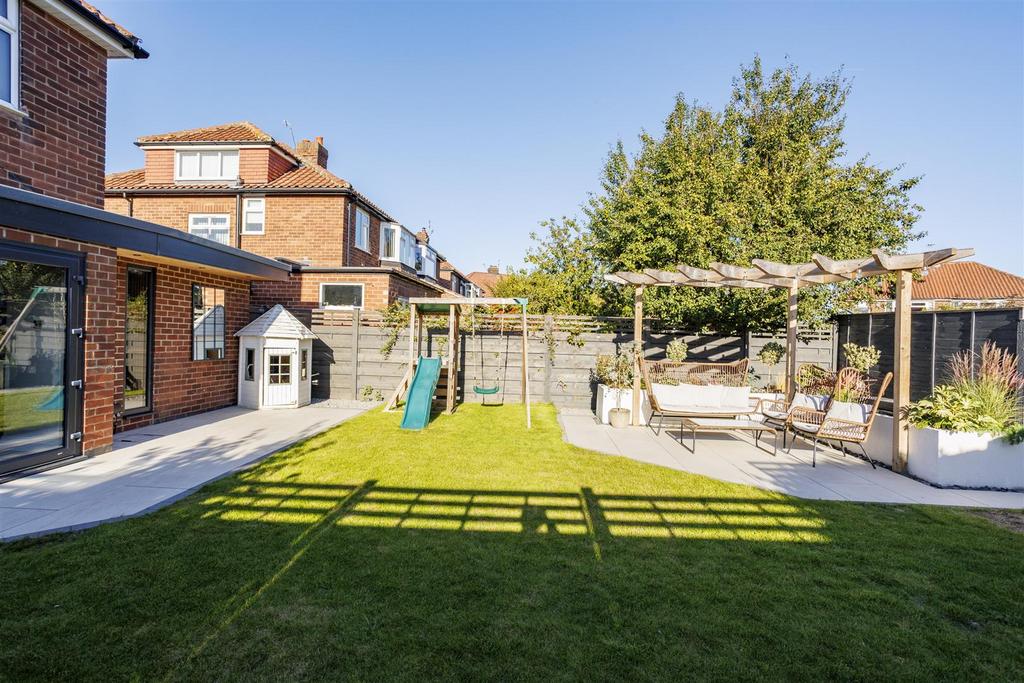 11 Whin Road  4.jpg
