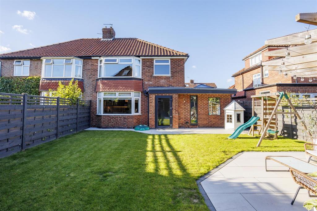 11 Whin Road  5.jpg