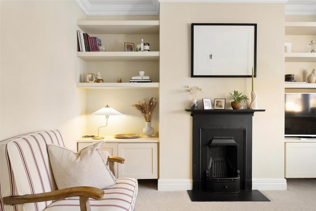 11 Whin Road 6.jpg